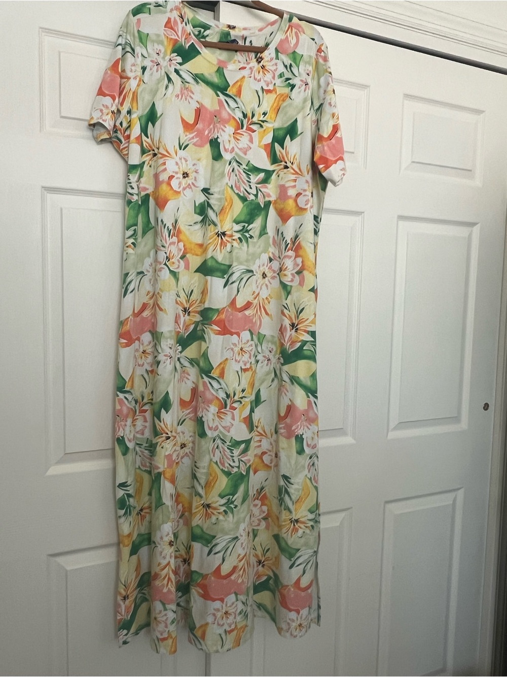 D & Co Beach Floral Midi Dress in Pastel Multi, Size 1x
